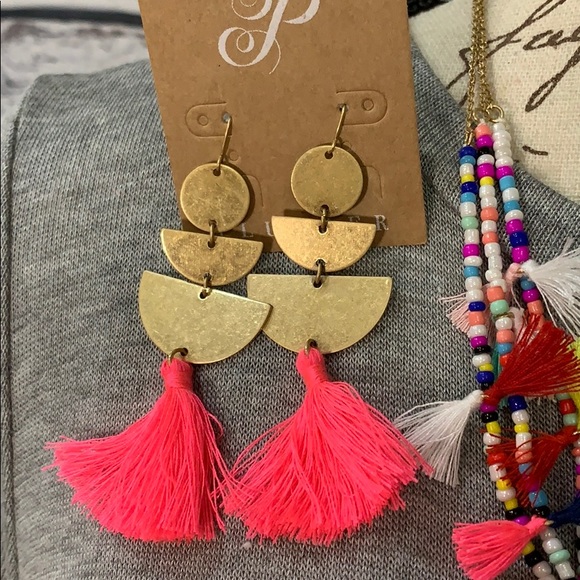 Plunder   Fringe Tassel Necklace & Earring Set - Picture 2 of 4